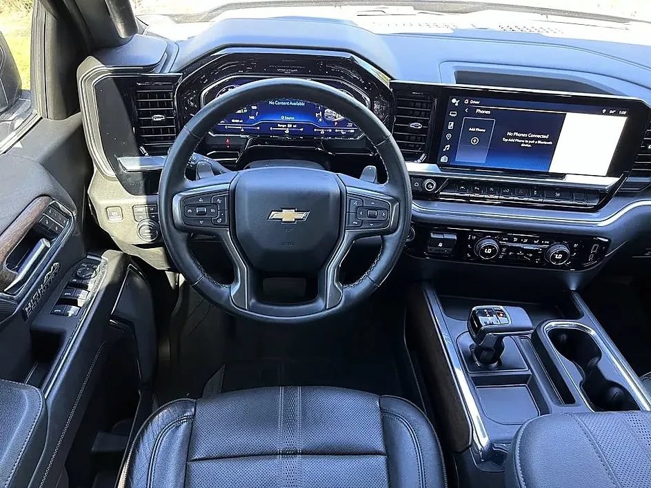 Used 2023 Chevrolet Silverado 1500 High Country w/ High Country Premium Package AWD/4WD image 21