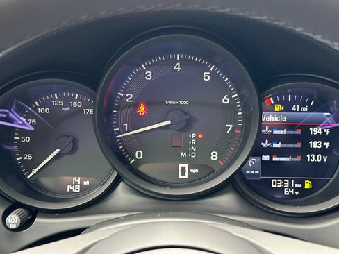 Used 2025 Porsche Macan AWD/4WD image 32