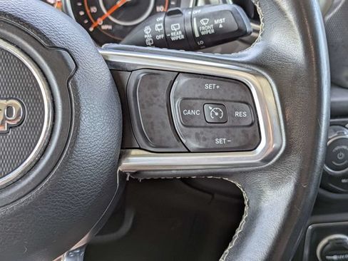 Used 2019 Jeep Wrangler Unlimited Sahara AWD/4WD image 25