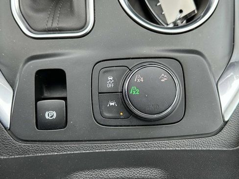 Used 2020 Chevrolet Traverse LT w/ Driver Confidence II Package image 24