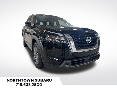 Used 2025 Nissan Pathfinder SV image 1