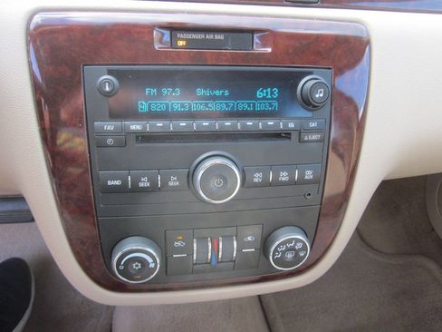 Used 2006 Chevrolet Impala LT w/ Preferred Equipment Group FWD image 22
