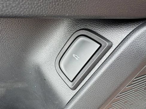 Used 2026 Chevrolet Equinox LT w/ Convenience Package II FWD image 17