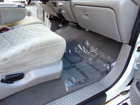 Used 2000 Ford F250 XLT image 12