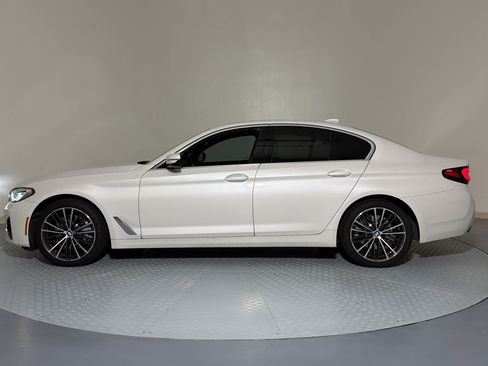 Used 2023 BMW 530i w/ Convenience Package RWD image 2