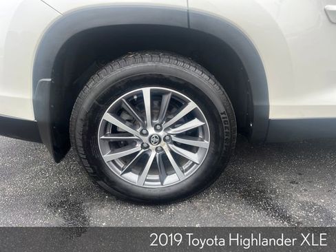Used 2019 Toyota Highlander XLE image 14