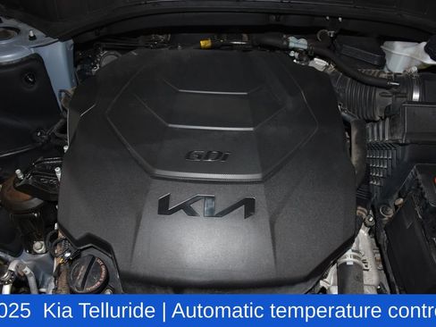 Used 2025 Kia Telluride S AWD/4WD image 7