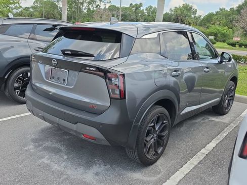 Used 2025 Nissan Kicks SR FWD image 4