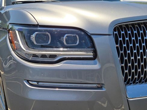 Used 2024 Lincoln Navigator Reserve AWD/4WD image 2
