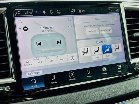 Used 2023 Chrysler Pacifica Touring-L FWD image 14