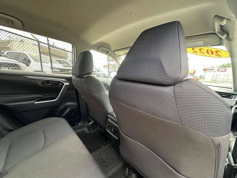 Used 2022 Toyota RAV4 LE AWD/4WD image 31