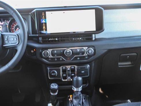 New 2025 Jeep Gladiator Sport image 12