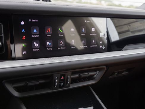 Used 2025 Porsche Cayenne S image 27