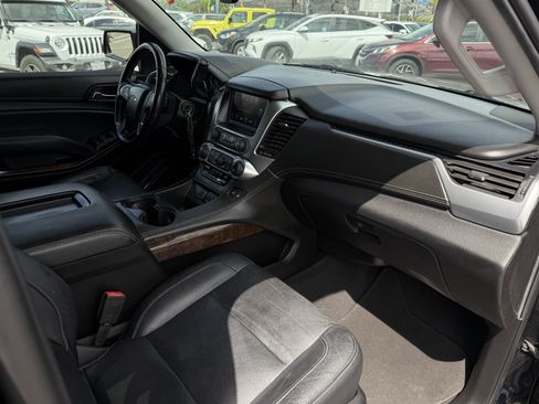 Used 2020 Chevrolet Suburban LT image 22