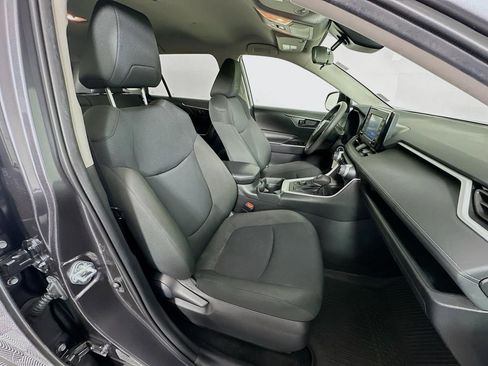 Used 2021 Toyota RAV4 LE image 34