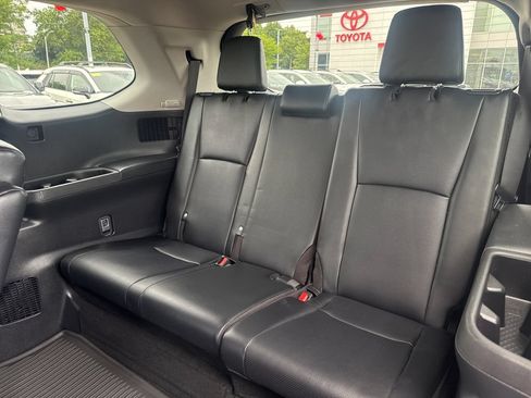 Used 2024 Toyota Grand Highlander AWD image 41