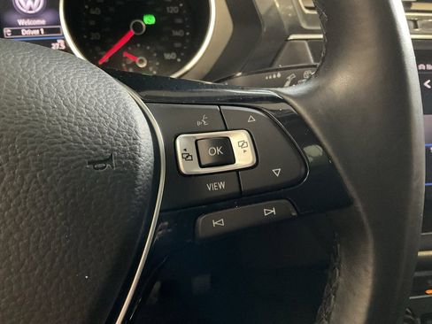 Used 2019 Volkswagen Tiguan SE w/ Panoramic Sunroof Package image 13