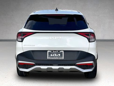 Used 2023 Kia Sportage LX image 5