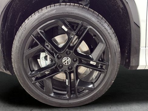 New 2026 Volkswagen Tiguan SE R-Line AWD/4WD image 35
