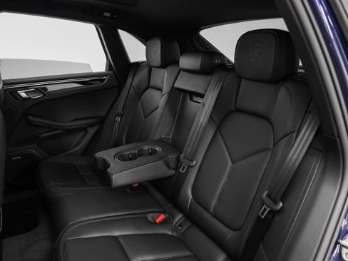 Used 2025 Porsche Macan image 37