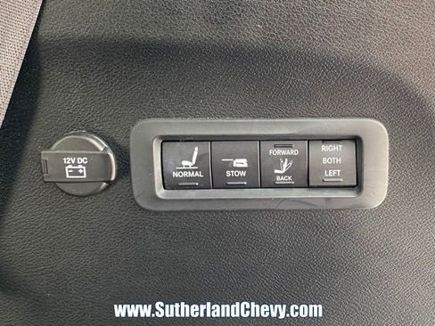 Used 2017 Chrysler Pacifica Limited FWD image 49