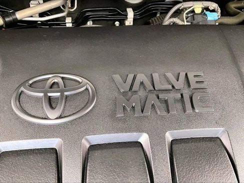 Used 2019 Toyota C-HR Limited image 33