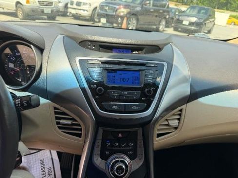Used 2013 Hyundai Elantra Limited FWD image 25