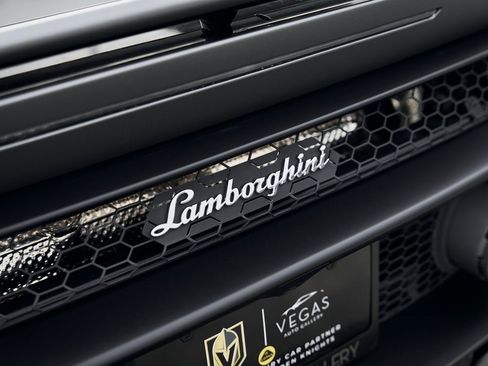 Used 2023 Lamborghini Huracan EVO image 13