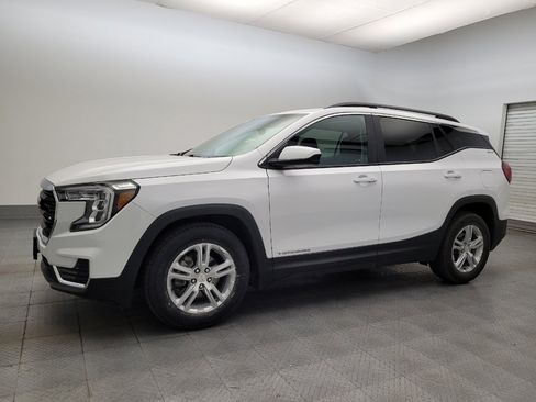 Used 2022 GMC Terrain SLE w/ Driver Convenience Package image 2
