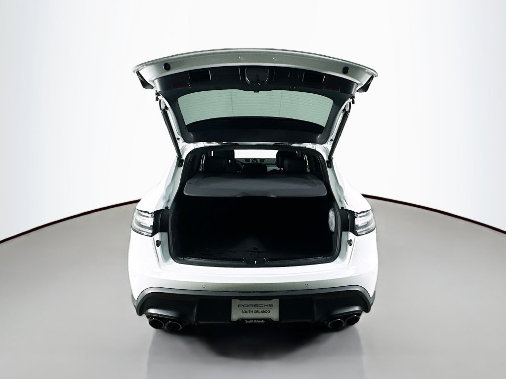 Certified 2025 Porsche Macan AWD/4WD image 28