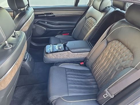 Used 2022 Genesis G90 3.3T Premium image 42