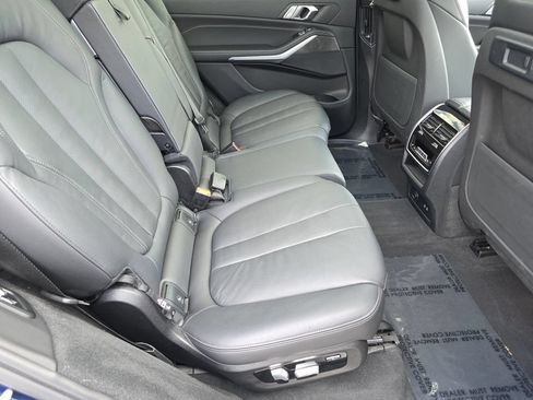Used 2022 BMW X7 xDrive40i w/ Premium Package AWD/4WD image 18