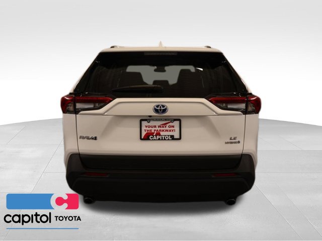 Used 2024 Toyota RAV4 LE AWD/4WD image 4