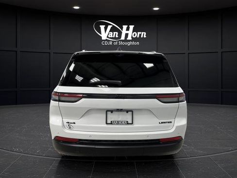 Used 2023 Jeep Grand Cherokee Limited w/ Luxury Tech Group II image 13