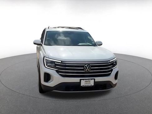 Used 2026 Volkswagen Atlas SE FWD image 4