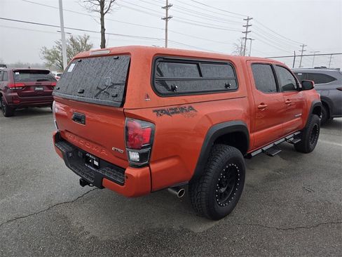 Used 2016 Toyota Tacoma TRD Off-Road w/ Premium & Technology Package image 6