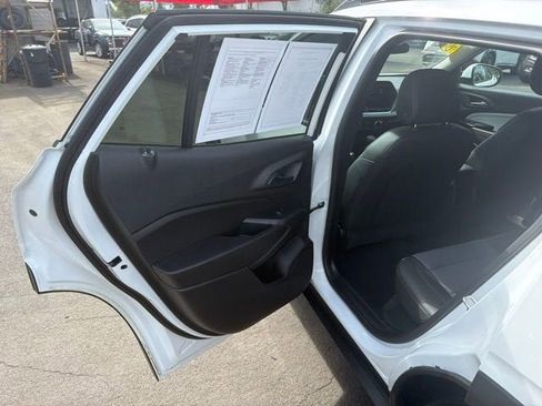Used 2025 Chevrolet Trax LT w/ Driver Confidence Package FWD image 25