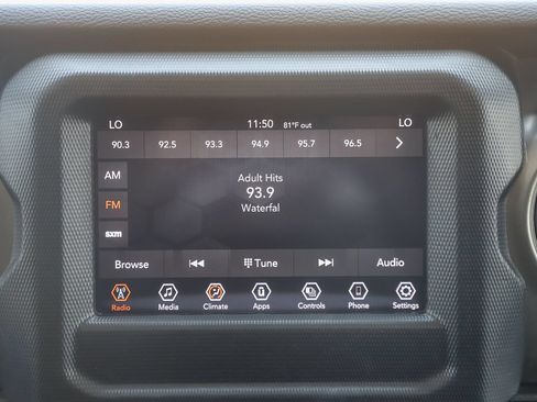 Used 2022 Jeep Wrangler Unlimited Sport AWD/4WD image 13