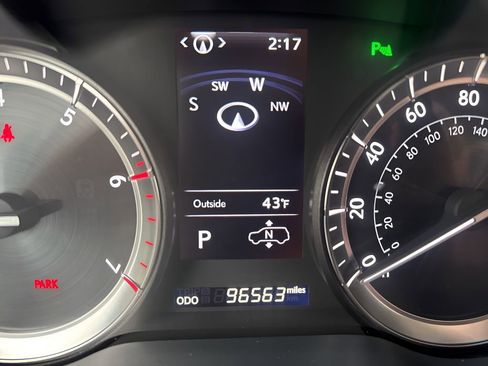 Used 2021 Lexus LX 570 4WD w/ Luxury Package image 28