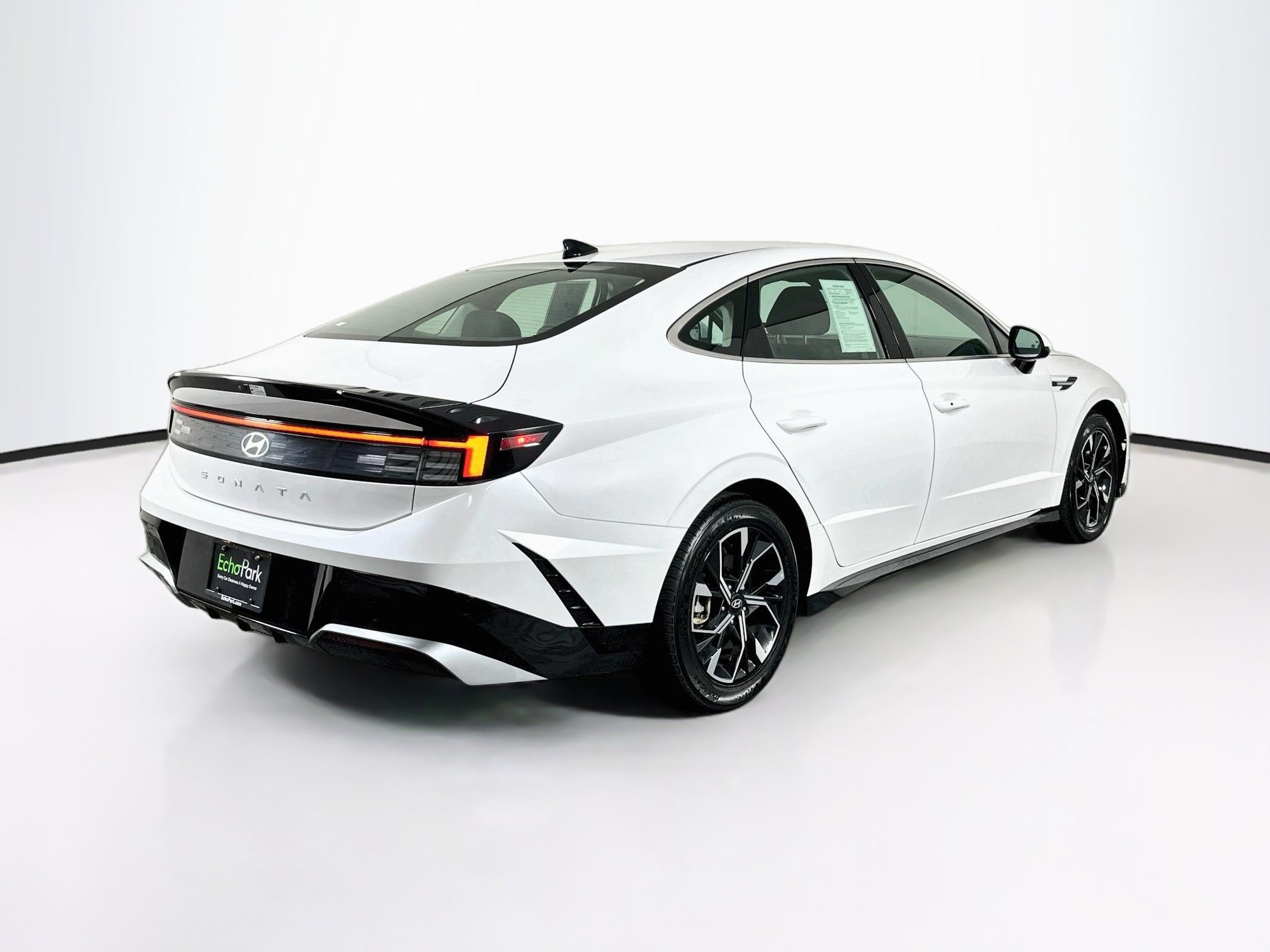 Used 2025 Hyundai Sonata SEL FWD image 9