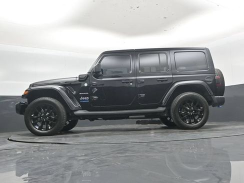 Used 2022 Jeep Wrangler Unlimited Sahara w/ Cold Weather Group AWD/4WD image 43