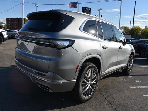 New 2026 Buick Enclave Avenir w/ Super Cruise Package image 8