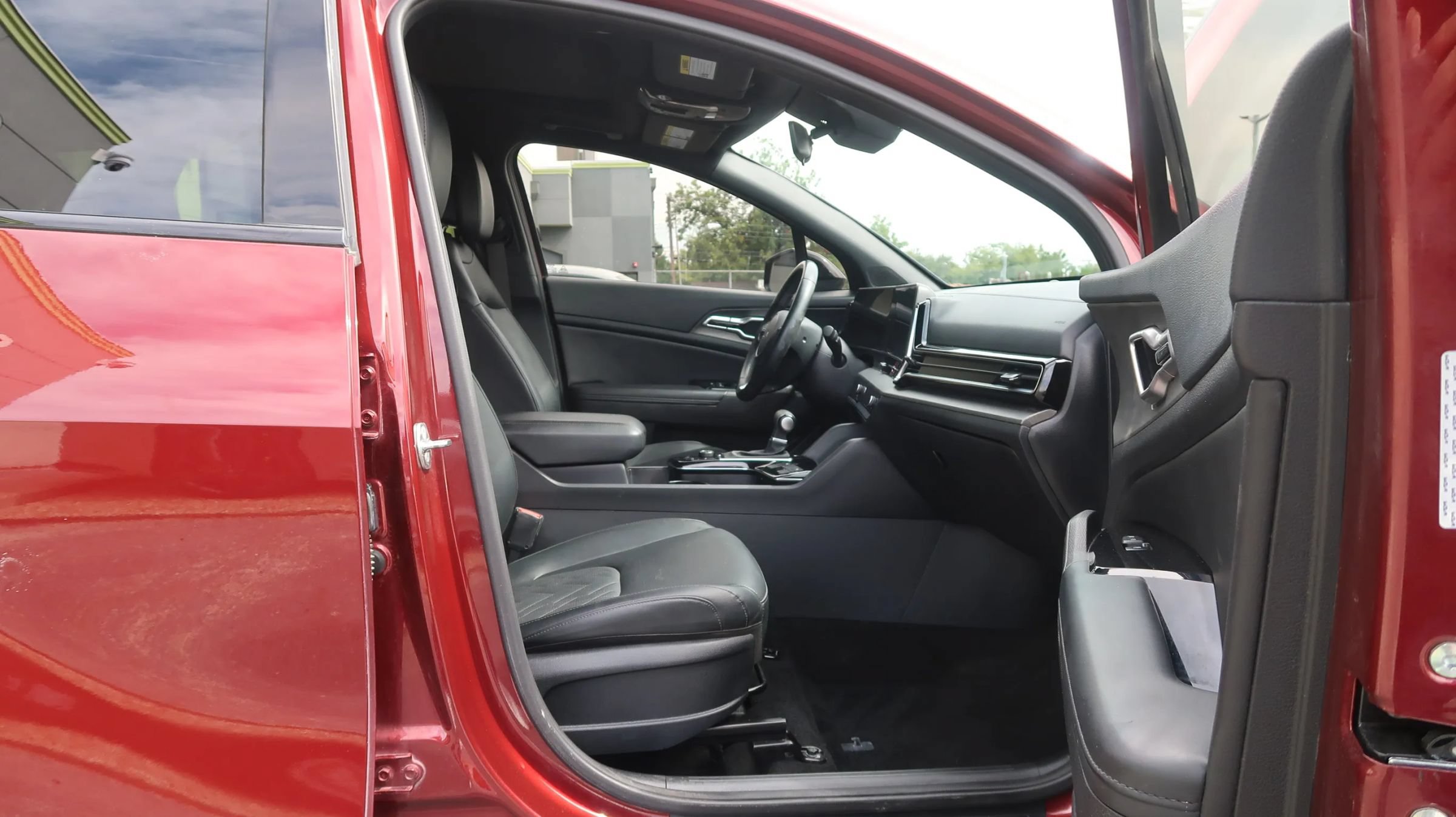 Used 2025 Kia Sportage X-Line w/ Premium Package AWD/4WD image 25