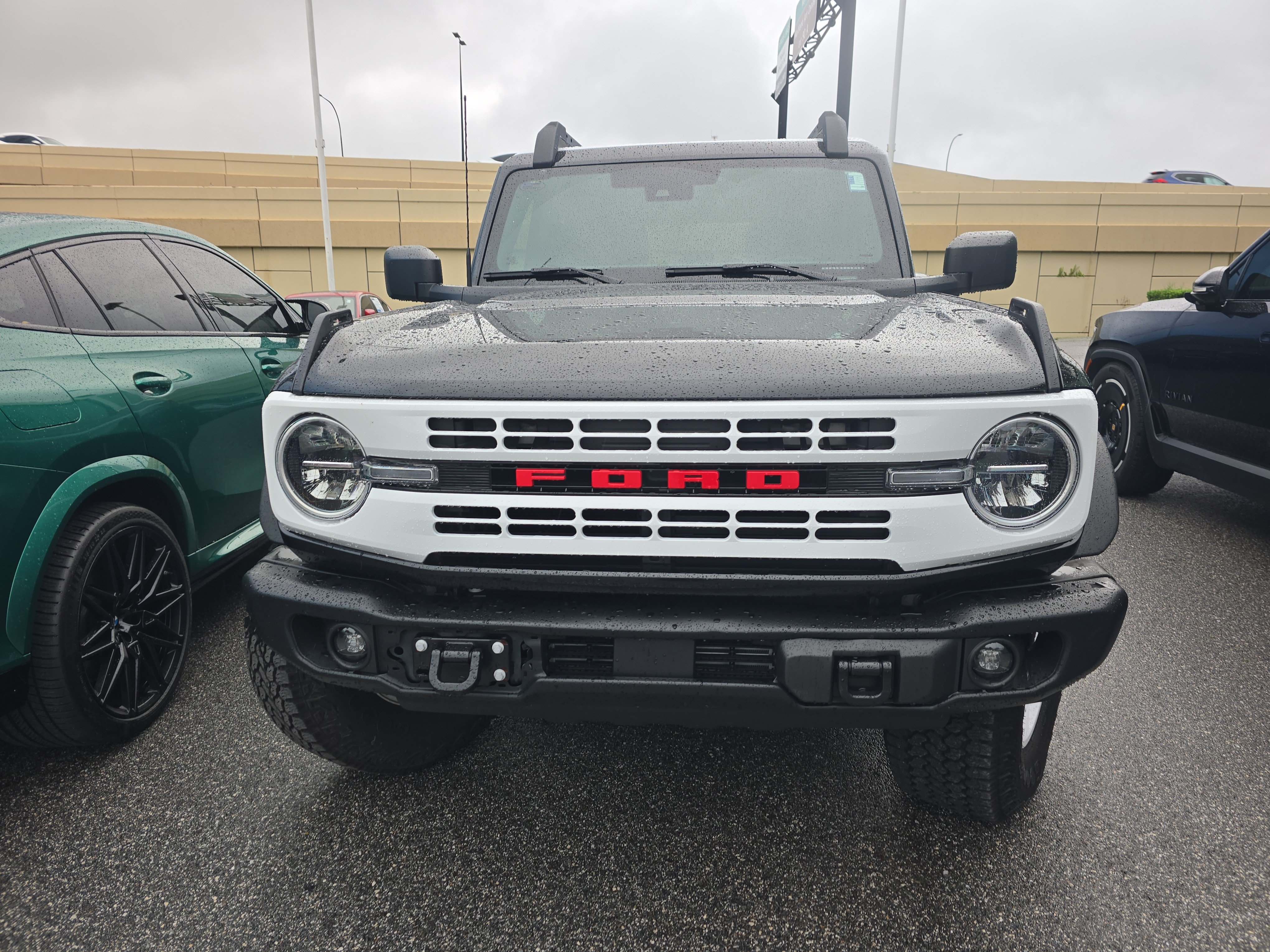 Used 2025 Ford Bronco Heritage Edition AWD/4WD image 2