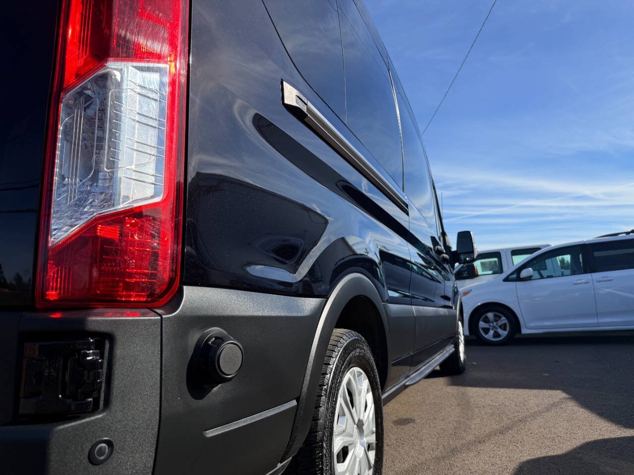 Used 2024 Ford Transit 350 XLT RWD image 6