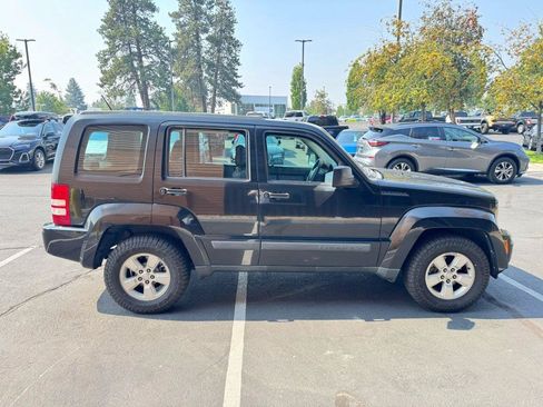Used 2012 Jeep Liberty Sport AWD/4WD image 6