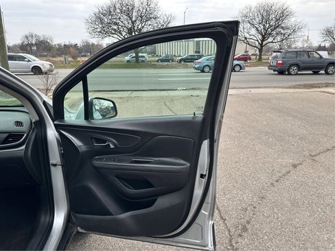 Used 2017 Buick Encore Preferred image 5