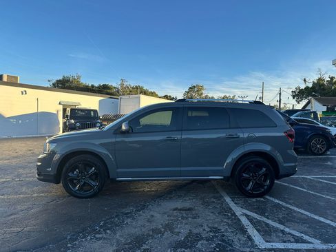 Used 2020 Dodge Journey Crossroad image 4