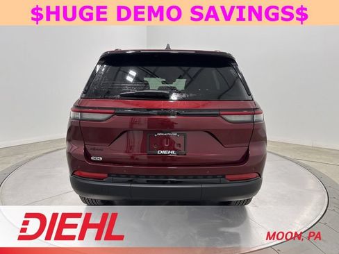 New 2025 Jeep Grand Cherokee Altitude AWD/4WD image 6