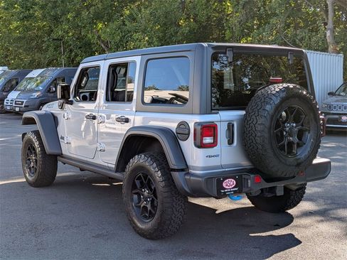 Used 2024 Jeep Wrangler Unlimited image 7